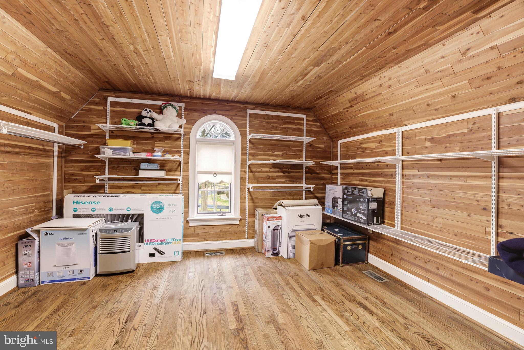 FALCON RIDGE - Residential