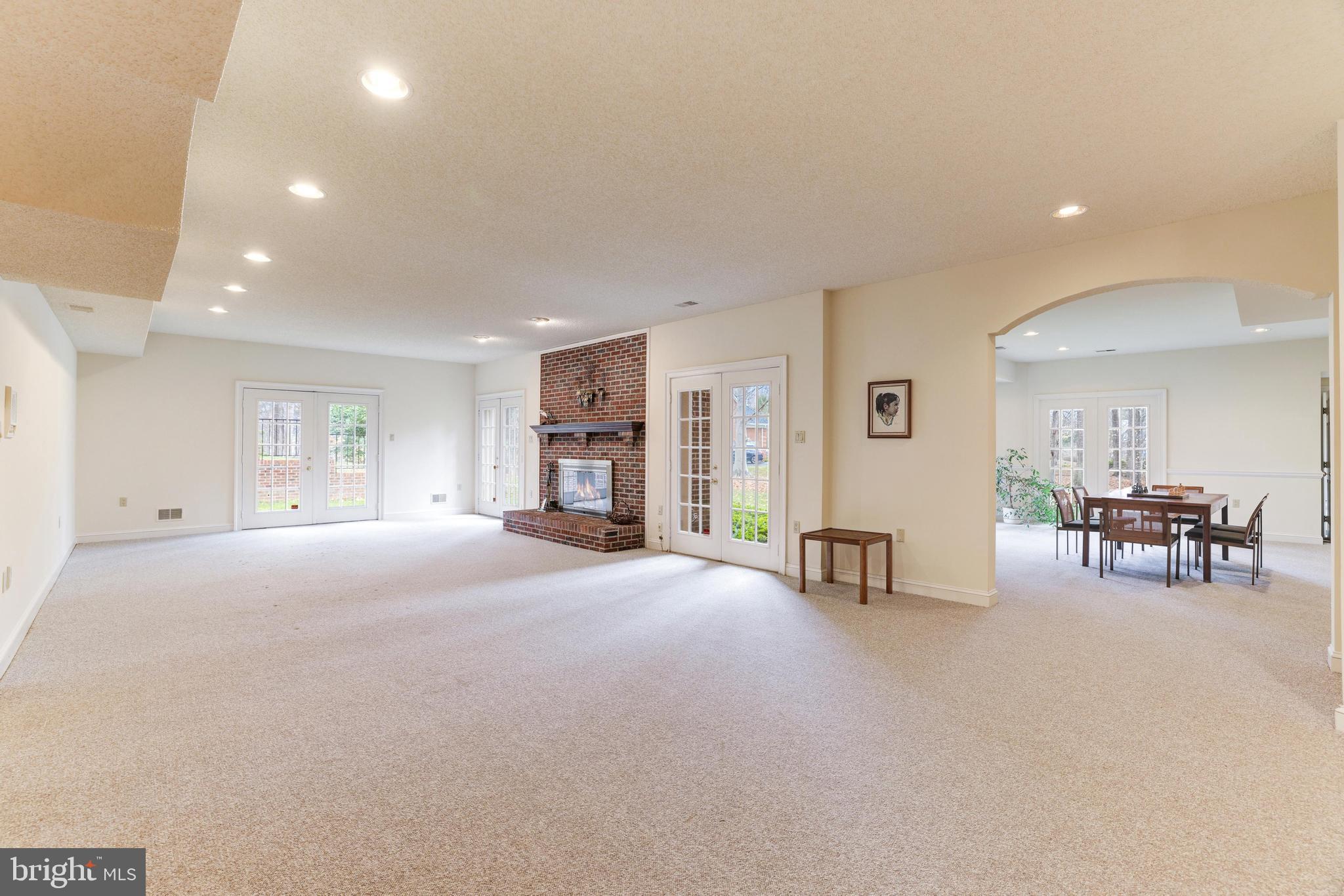 FALCON RIDGE - Residential