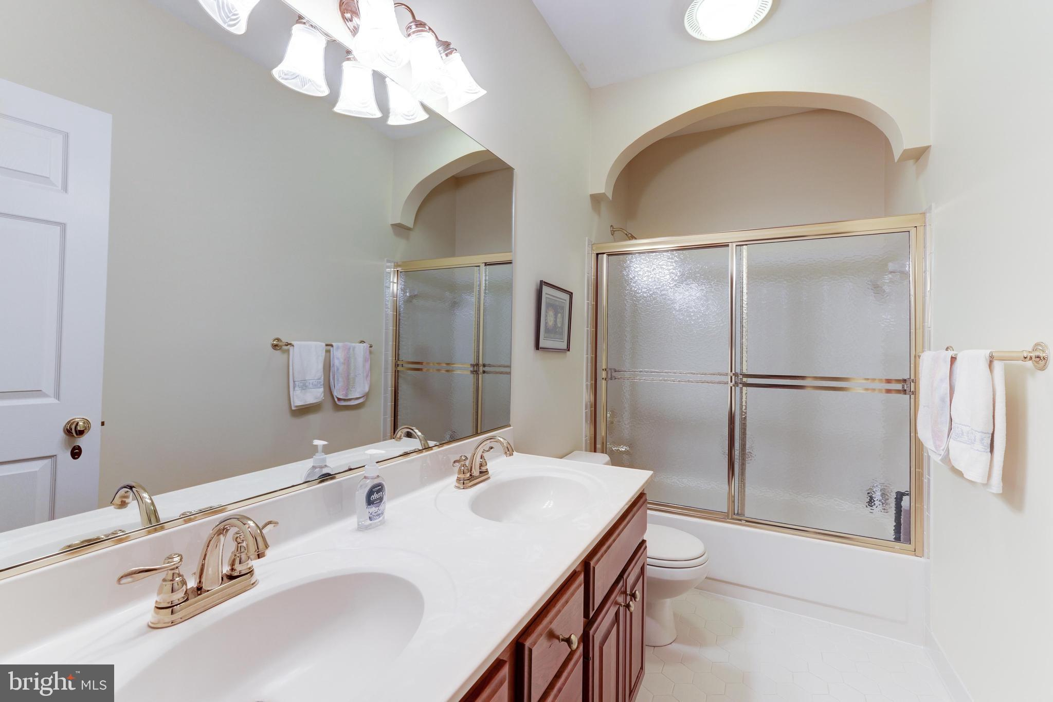 FALCON RIDGE - Residential