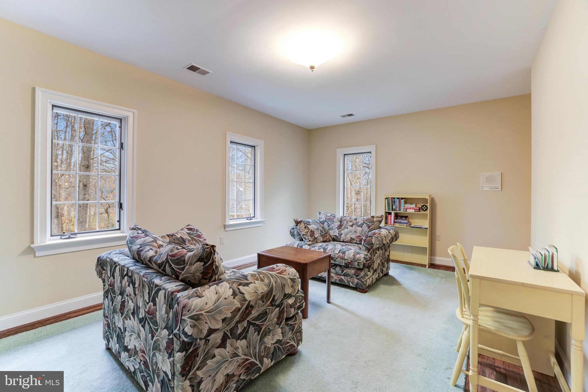 FALCON RIDGE - Residential