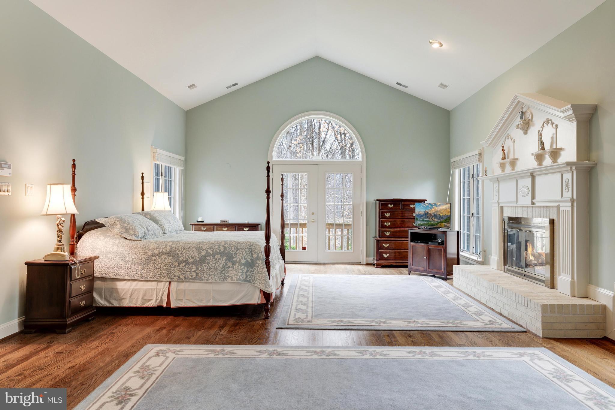 FALCON RIDGE - Residential