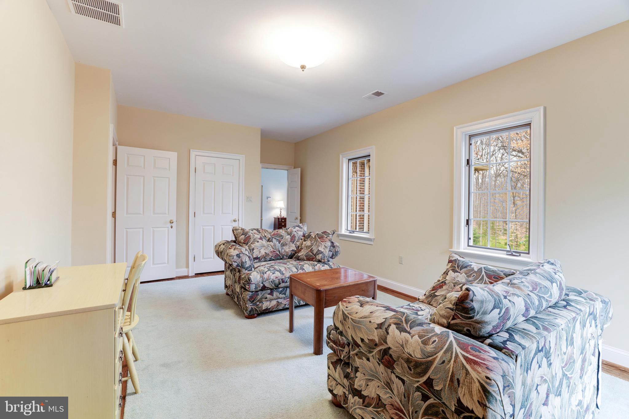 FALCON RIDGE - Residential