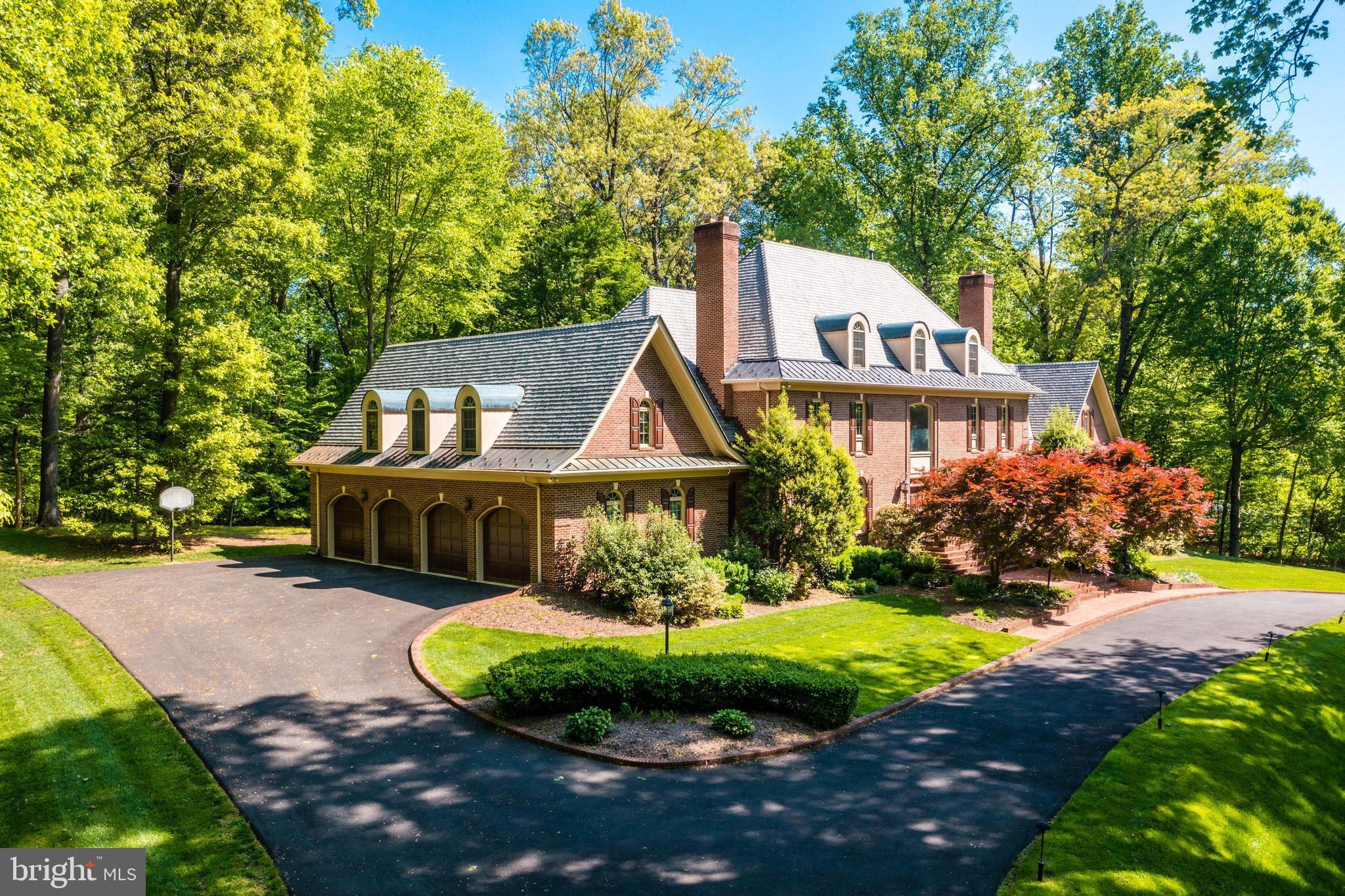 FALCON RIDGE - Residential