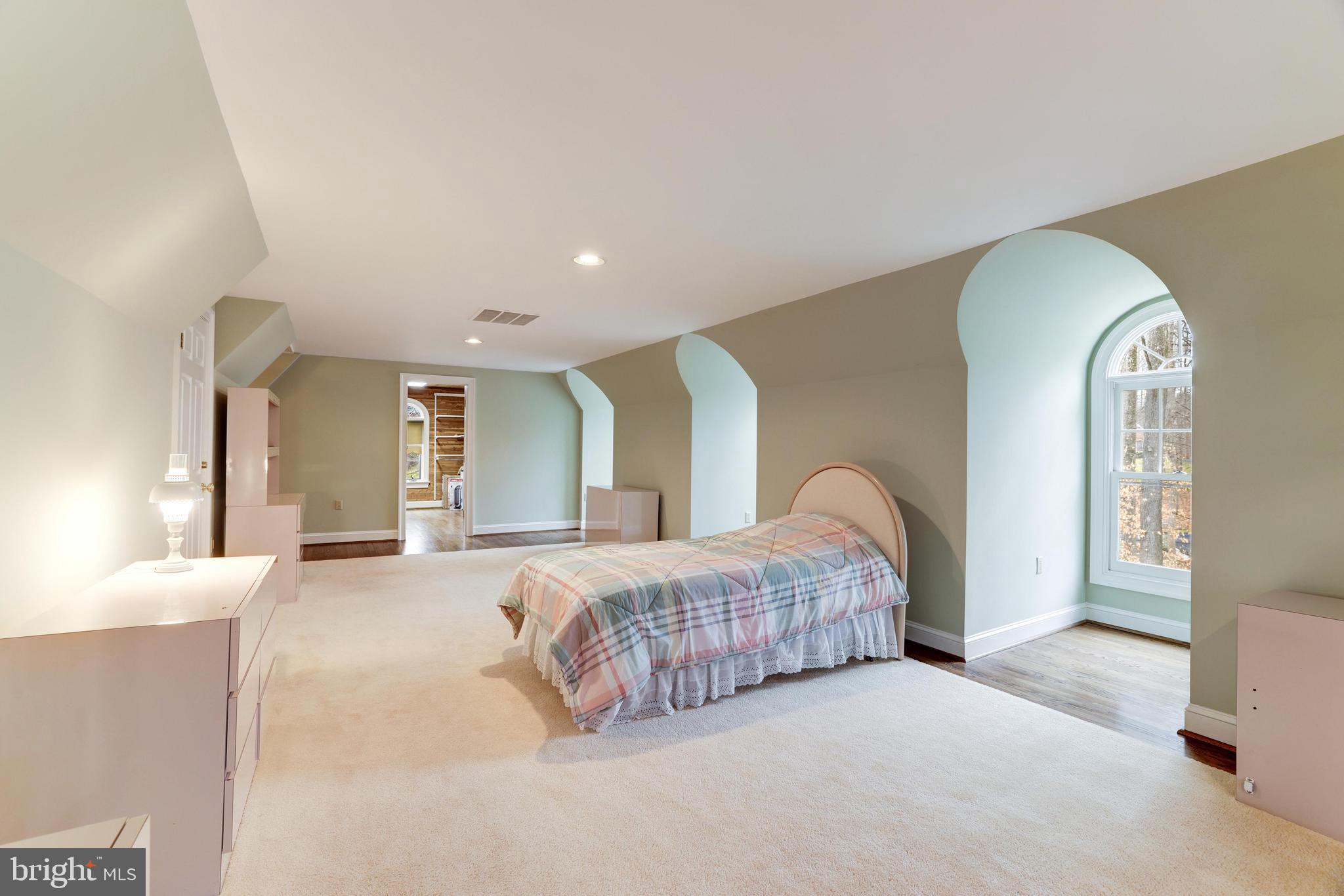 FALCON RIDGE - Residential