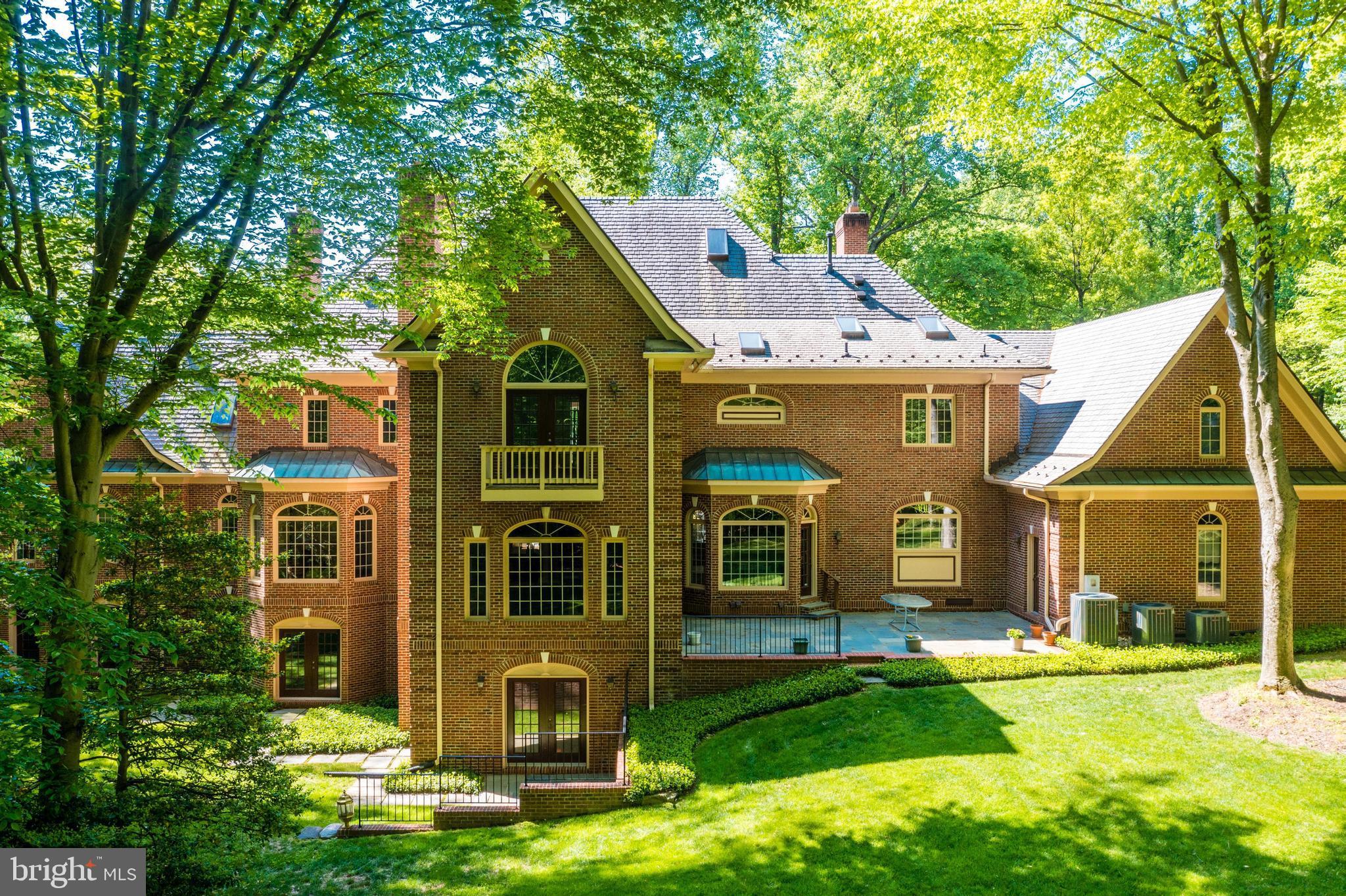 FALCON RIDGE - Residential