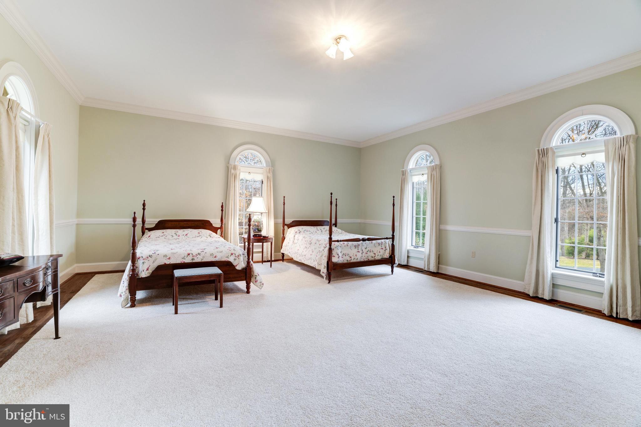 FALCON RIDGE - Residential