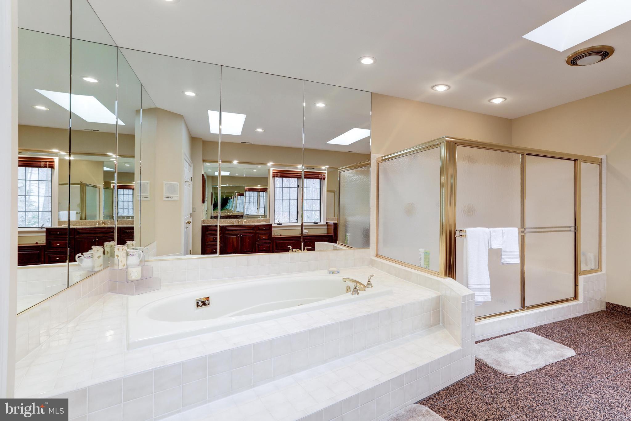 FALCON RIDGE - Residential