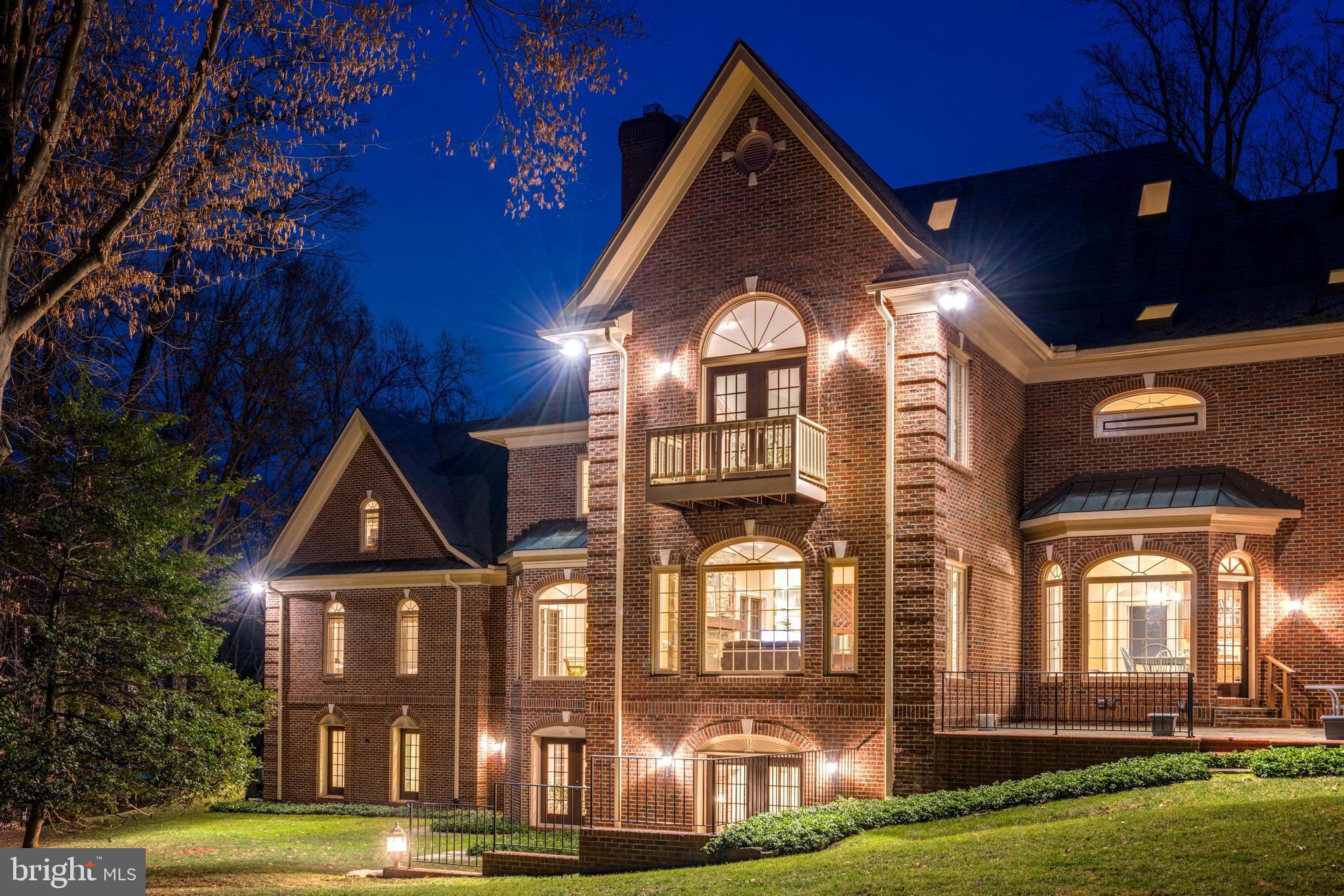 FALCON RIDGE - Residential