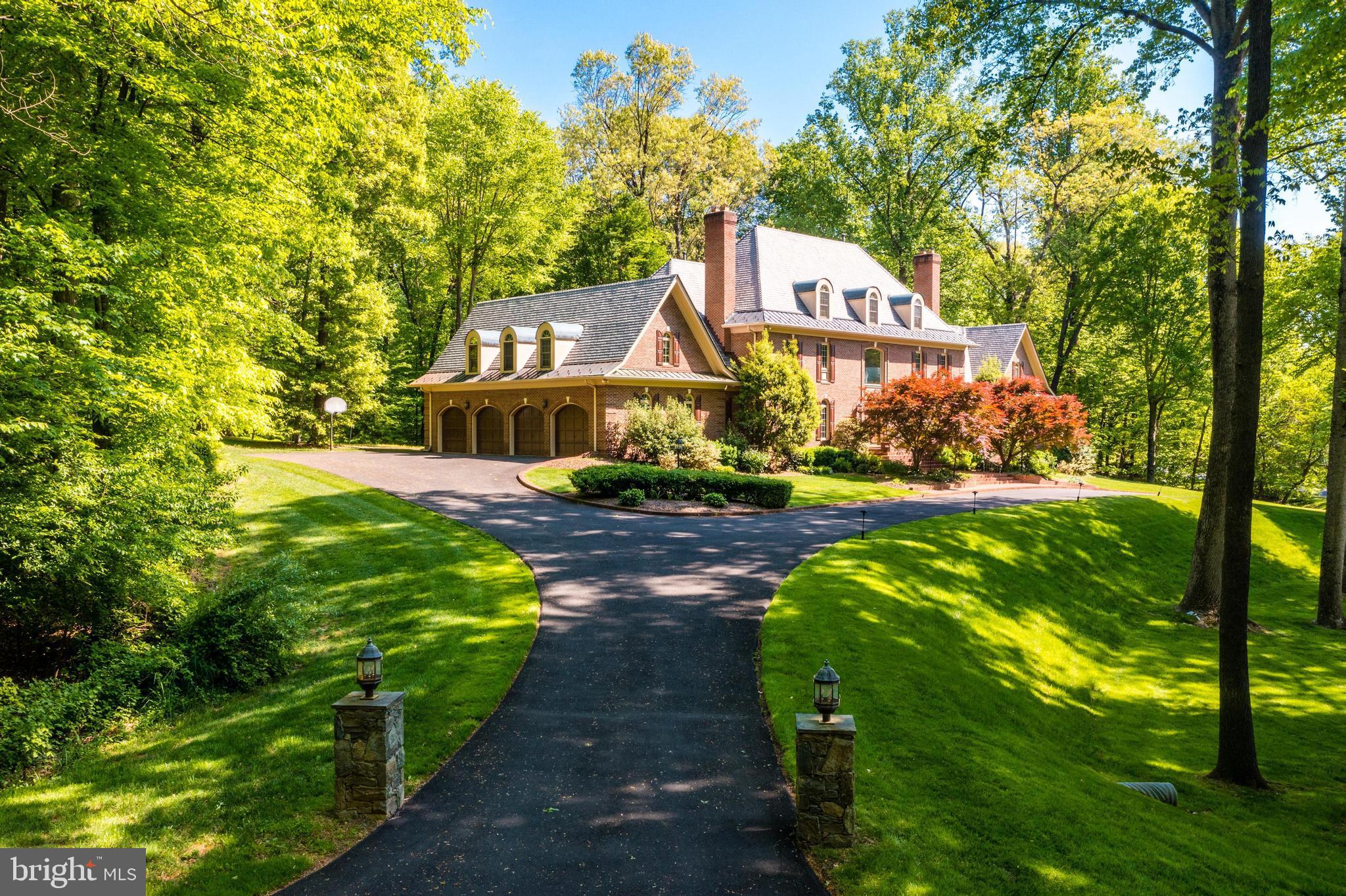 FALCON RIDGE - Residential