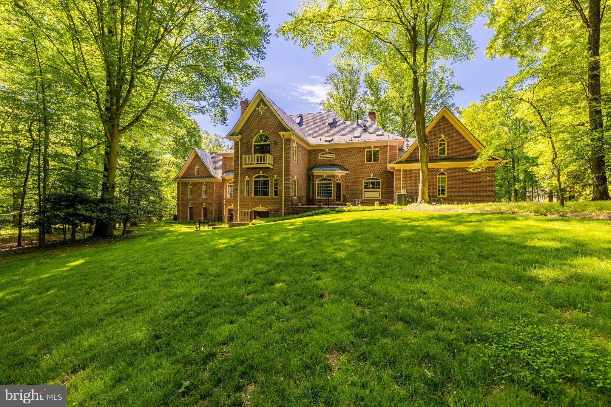 FALCON RIDGE - Residential