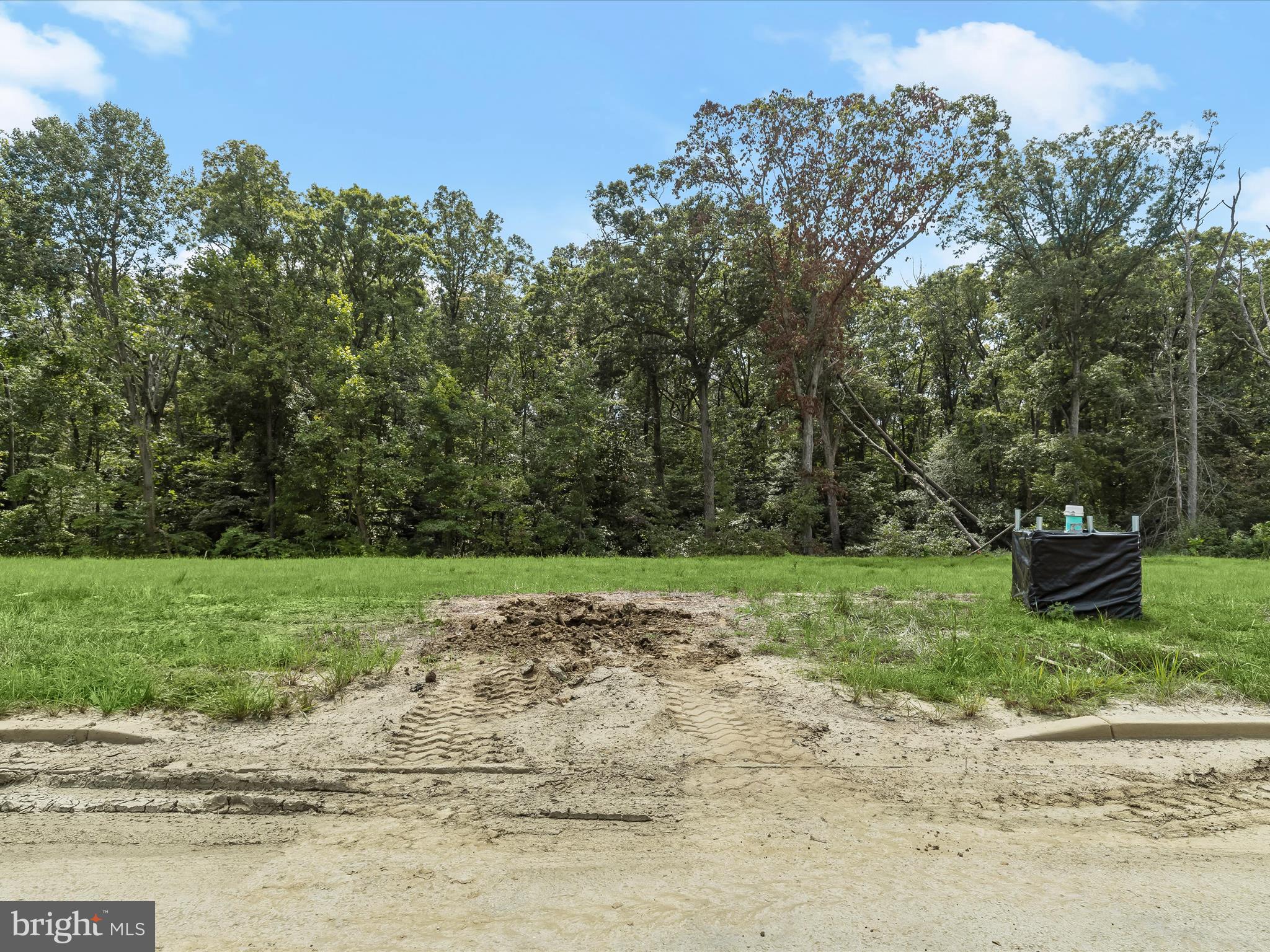 PARKSIDE PRESERVE - Land