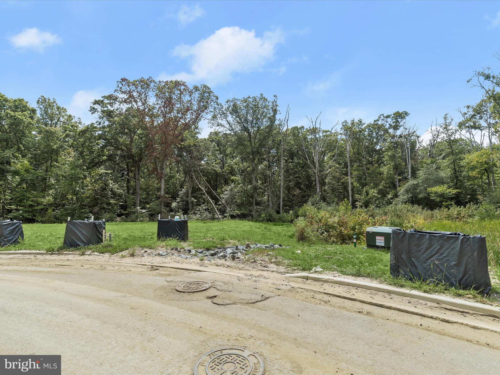 PARKSIDE PRESERVE - Land