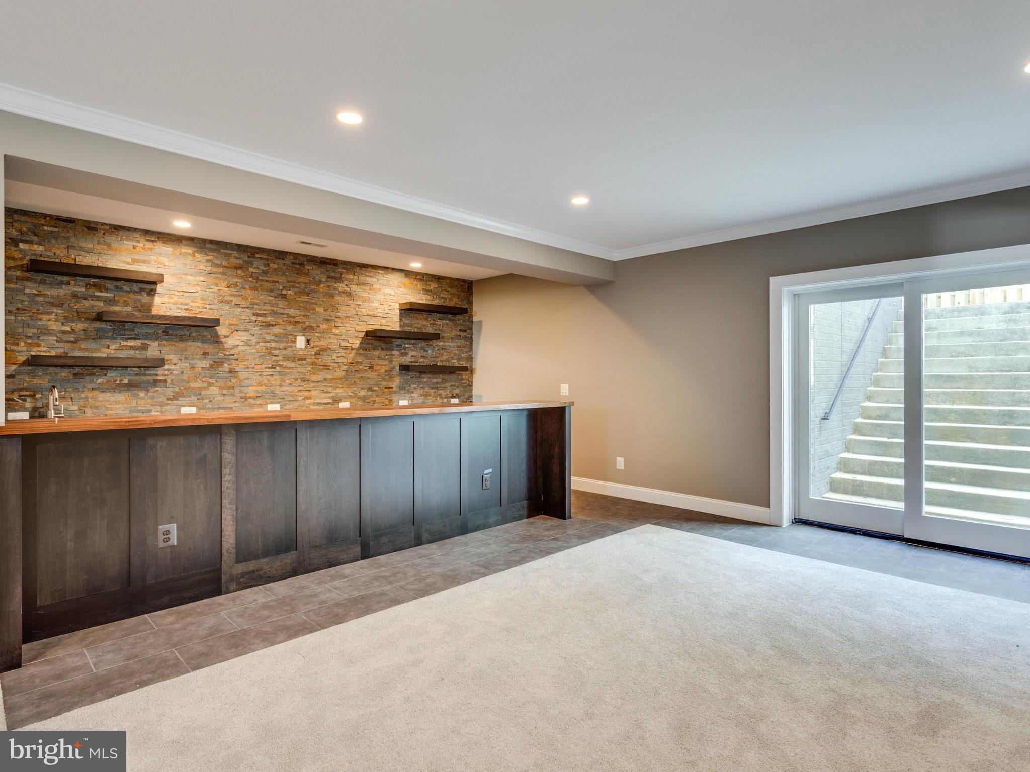 WEST VIENNA WOODS - Residential