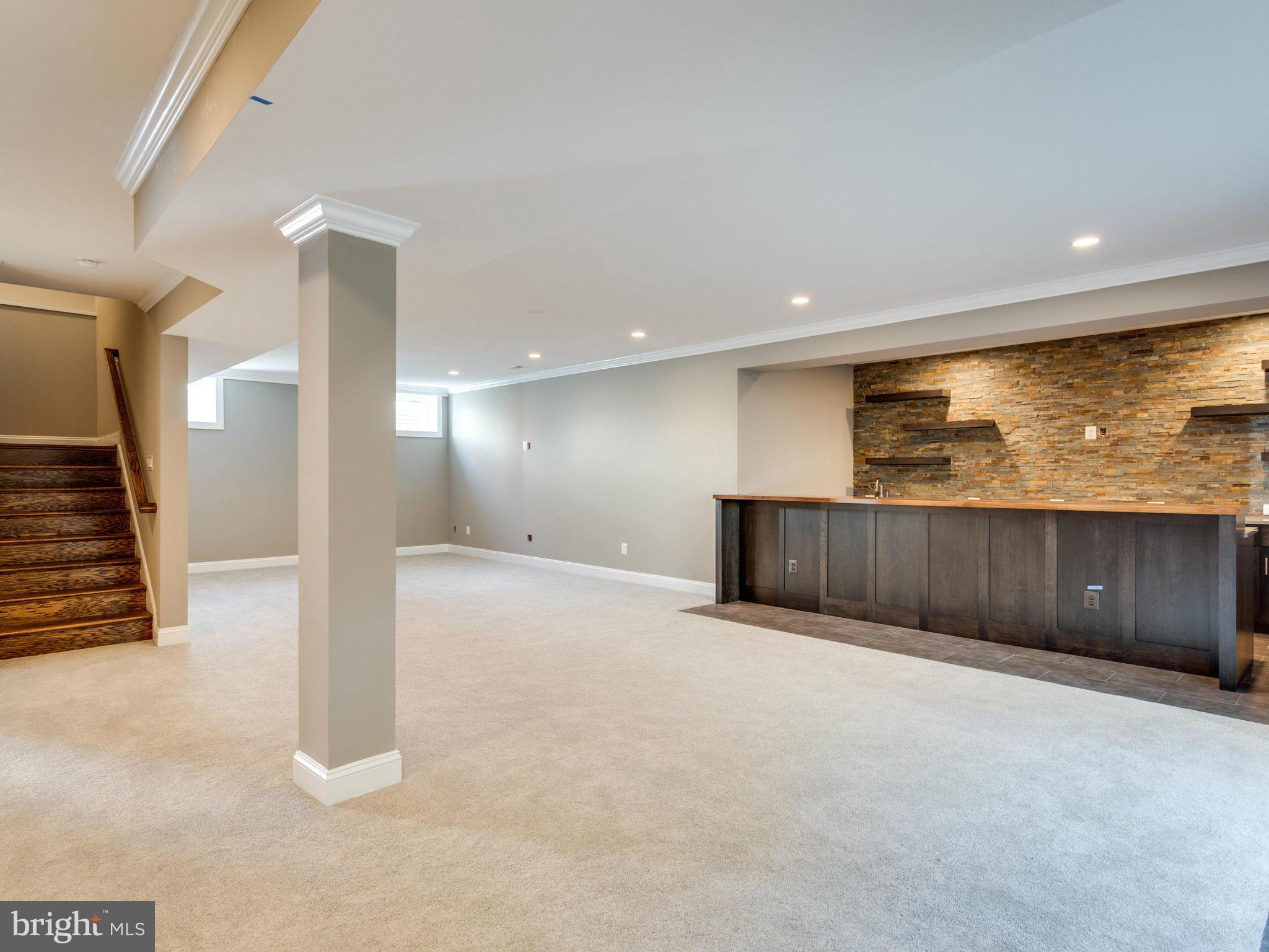 WEST VIENNA WOODS - Residential