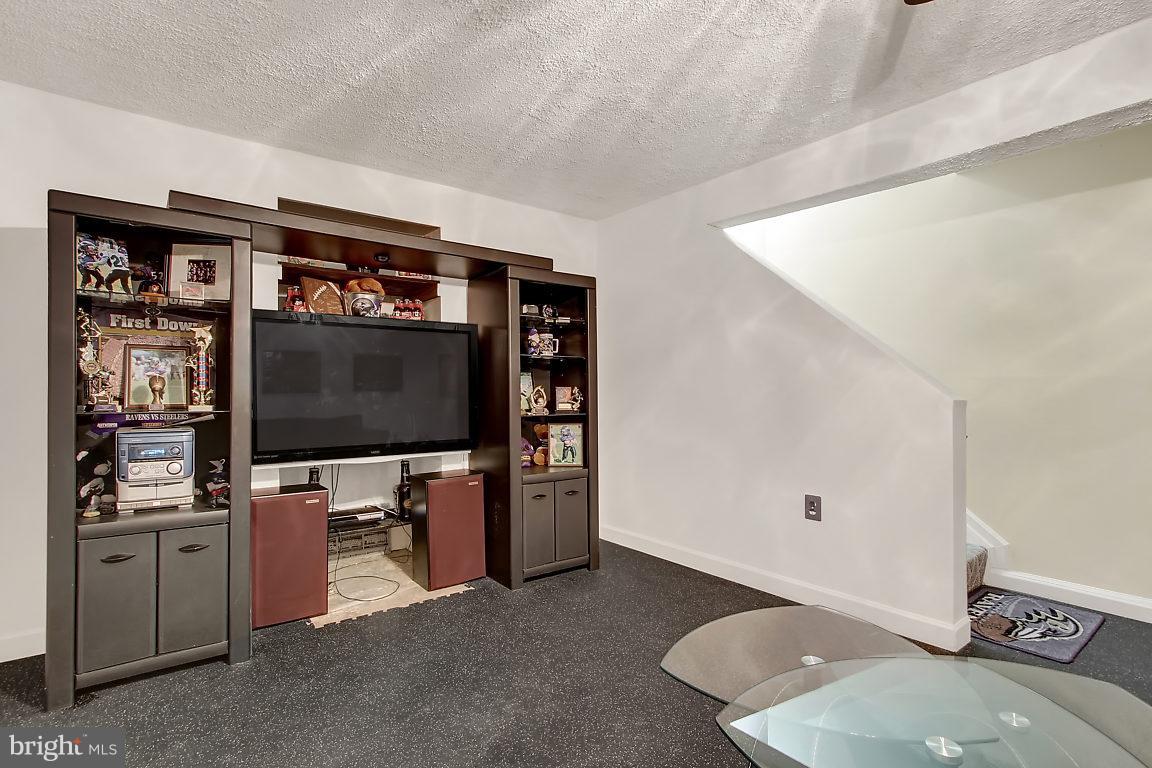 ROBERTS FIELD - Residential