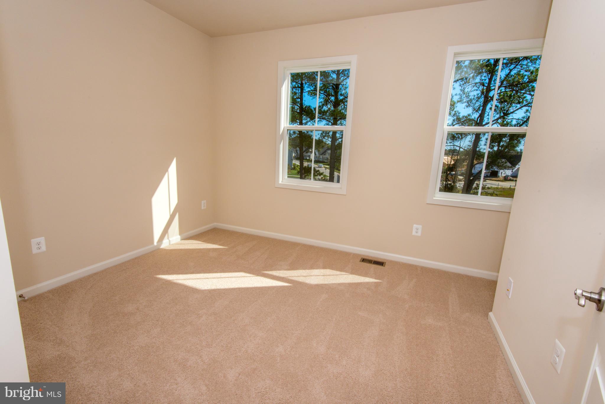 OYSTER BAY CONDOMINIUMS - Residential