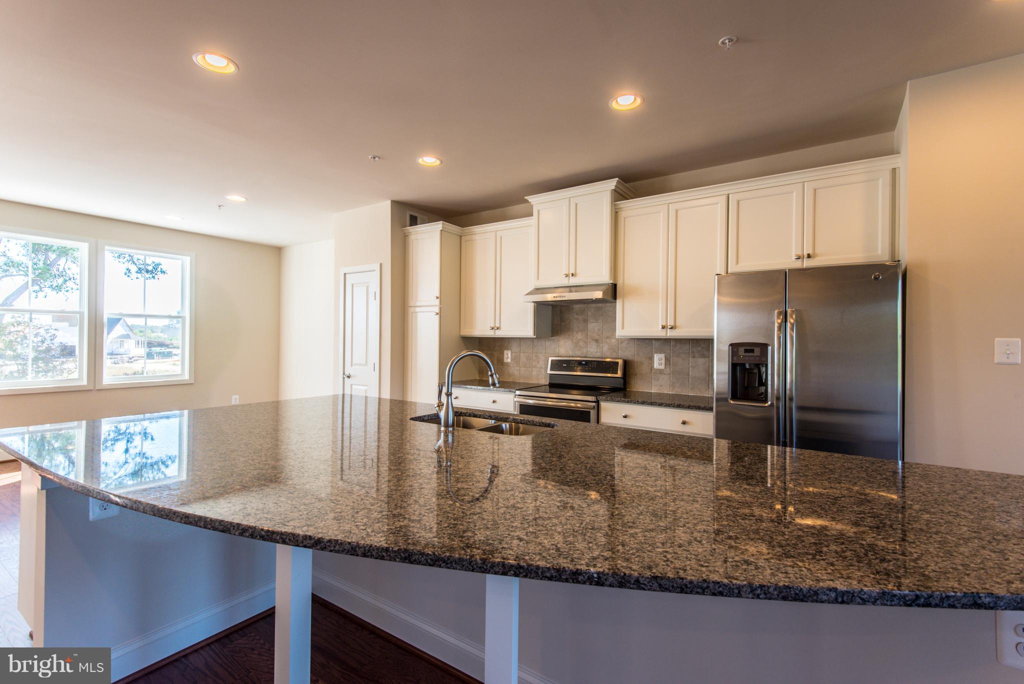 OYSTER BAY CONDOMINIUMS - Residential