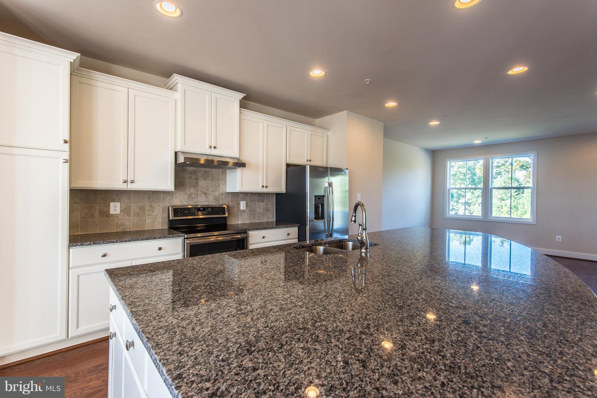 OYSTER BAY CONDOMINIUMS - Residential