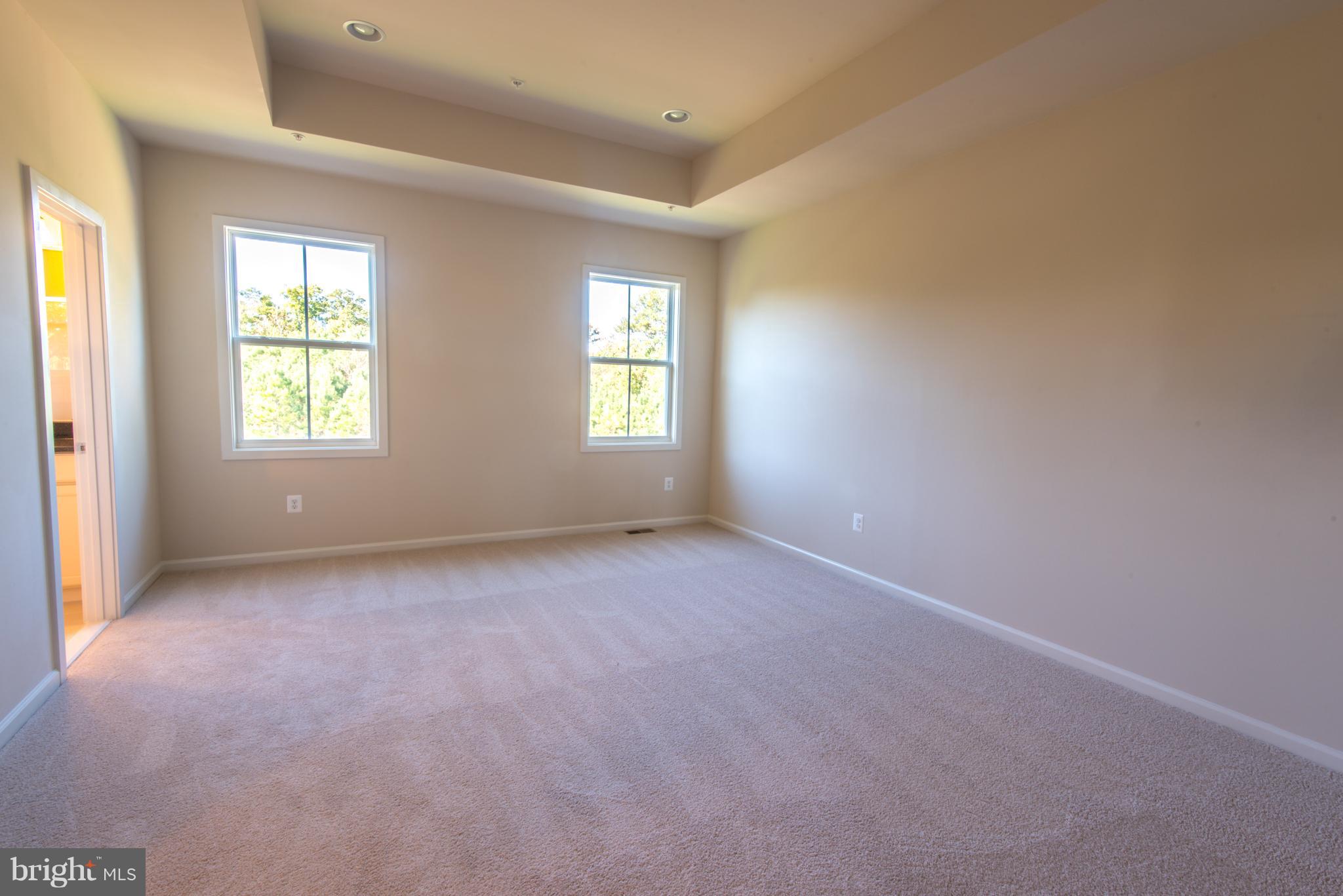 OYSTER BAY CONDOMINIUMS - Residential