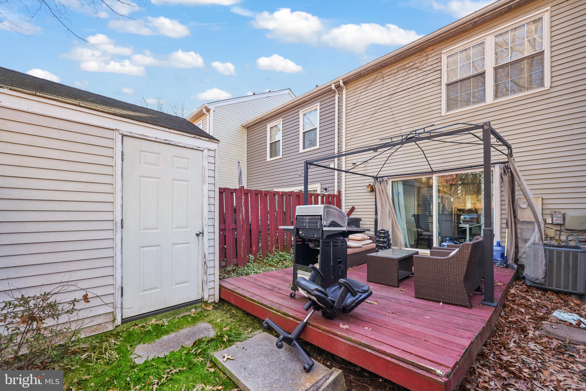 LAKE RIDGE - Residential