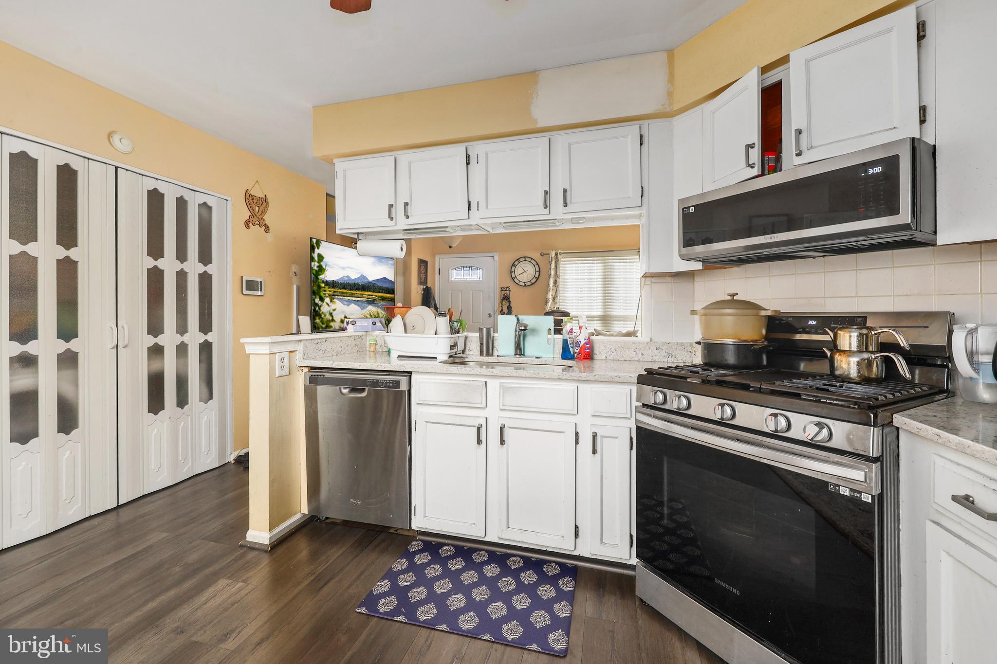 LAKE RIDGE - Residential