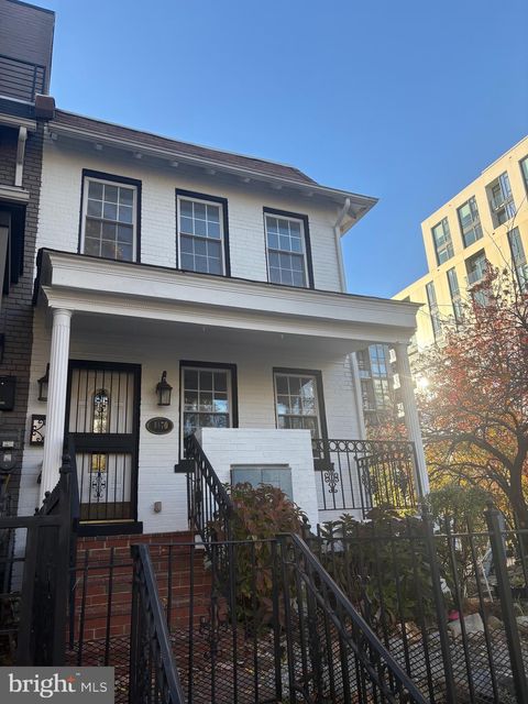 1170 ABBEY PLACE NE WASHINGTON DC 20002