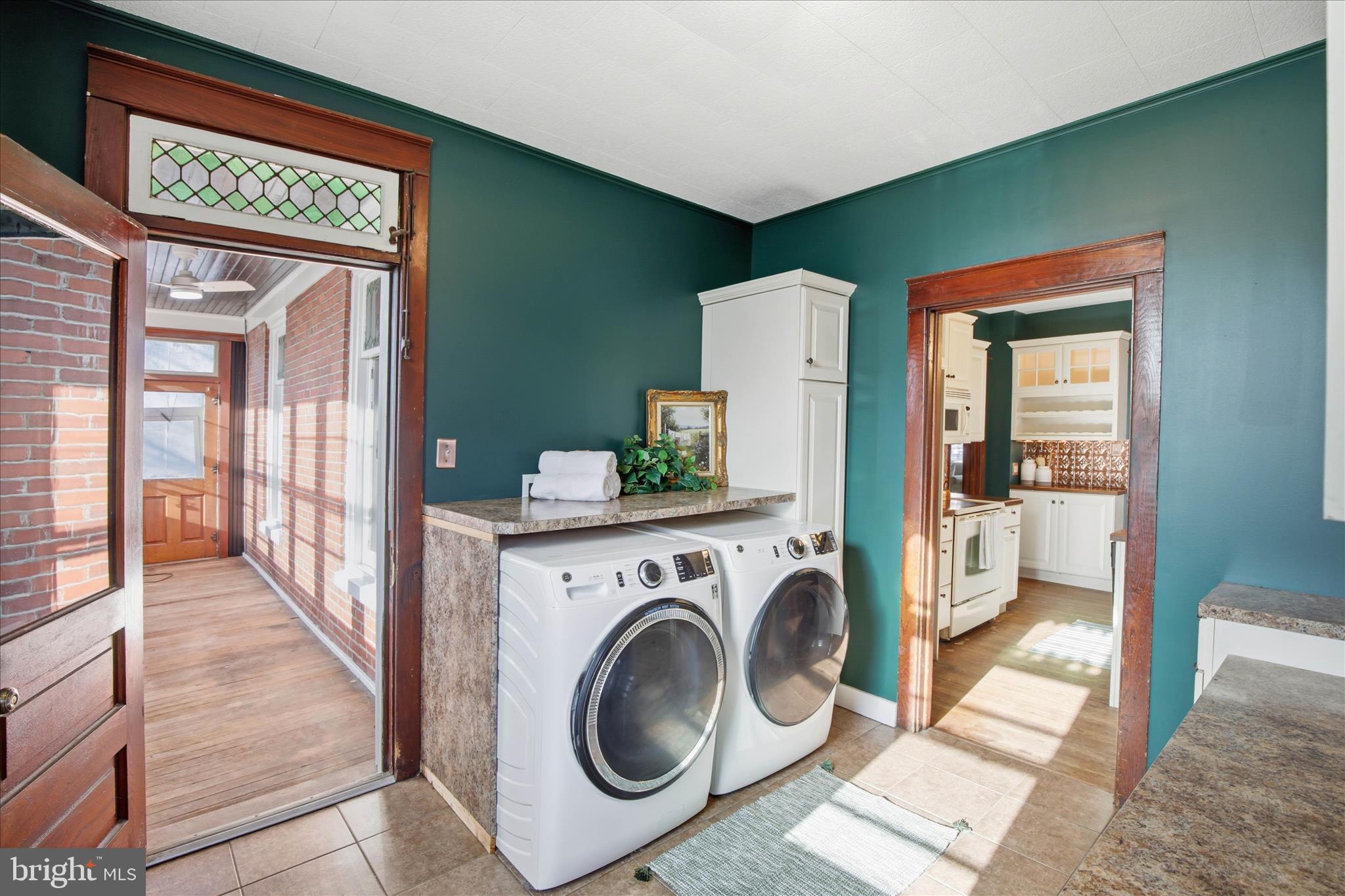 ADAMSTOWN - Residential