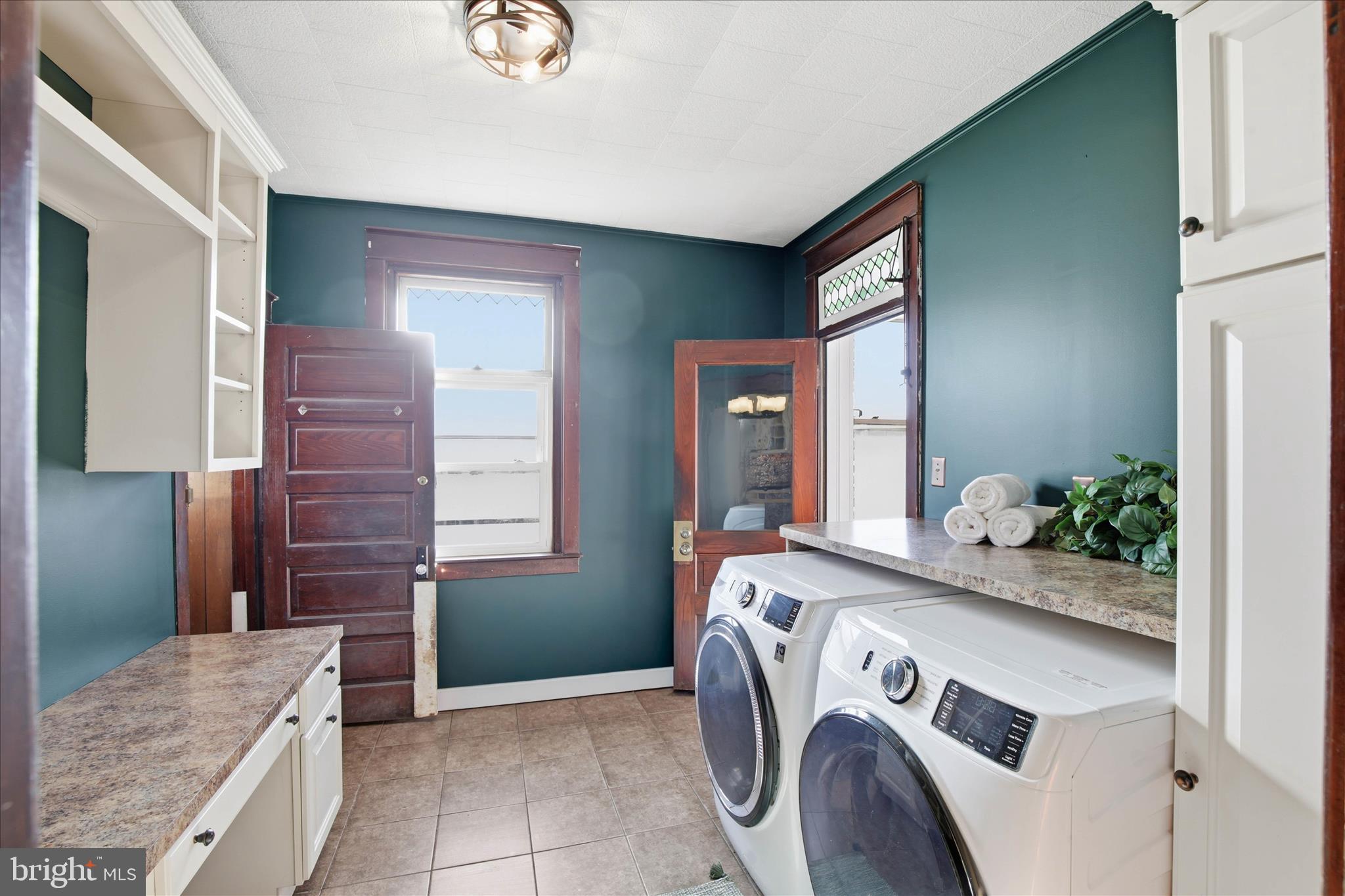 ADAMSTOWN - Residential