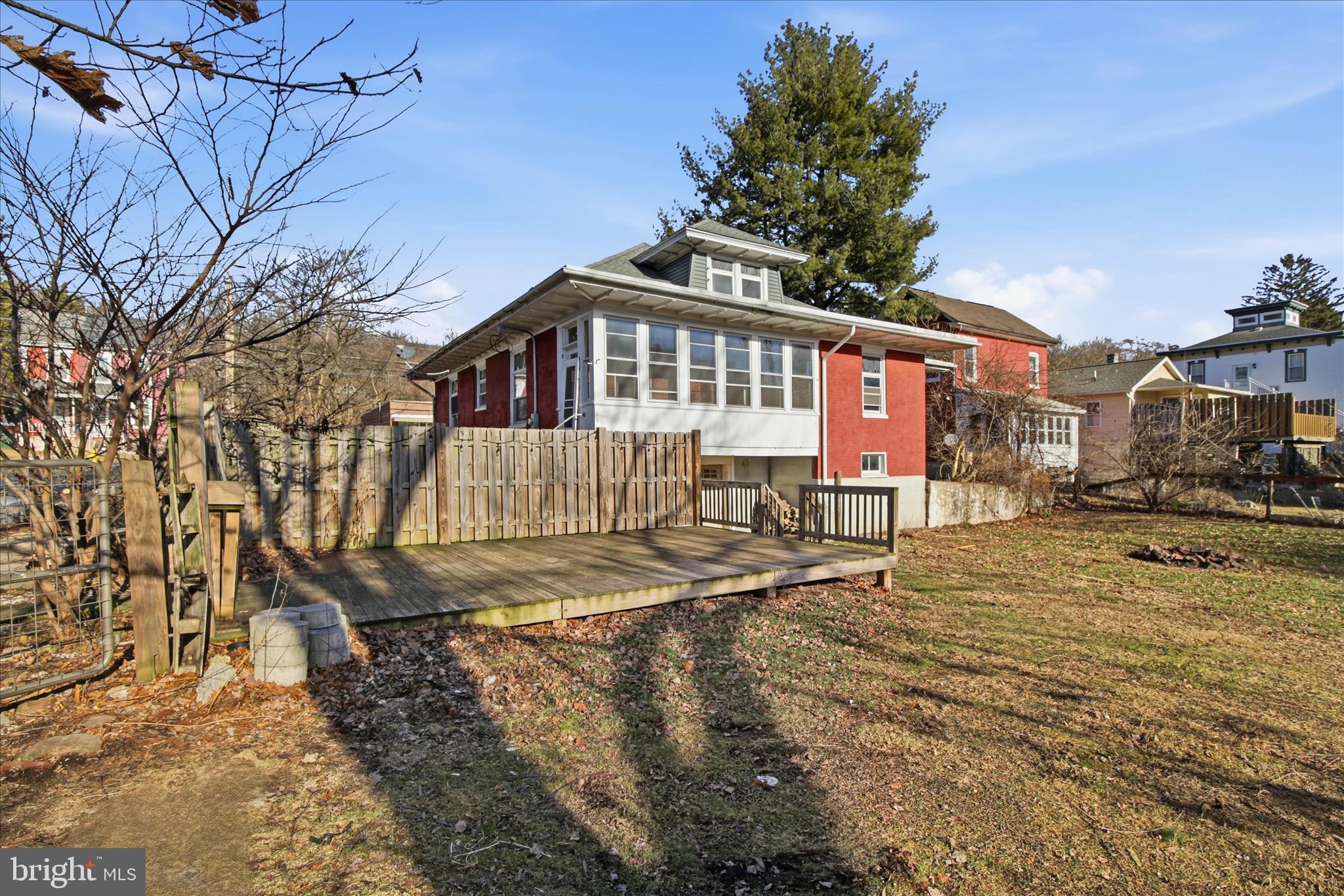 ADAMSTOWN - Residential