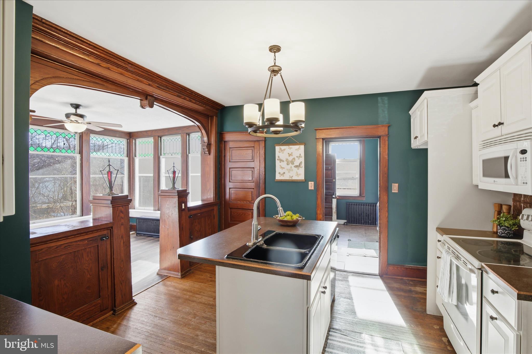 ADAMSTOWN - Residential