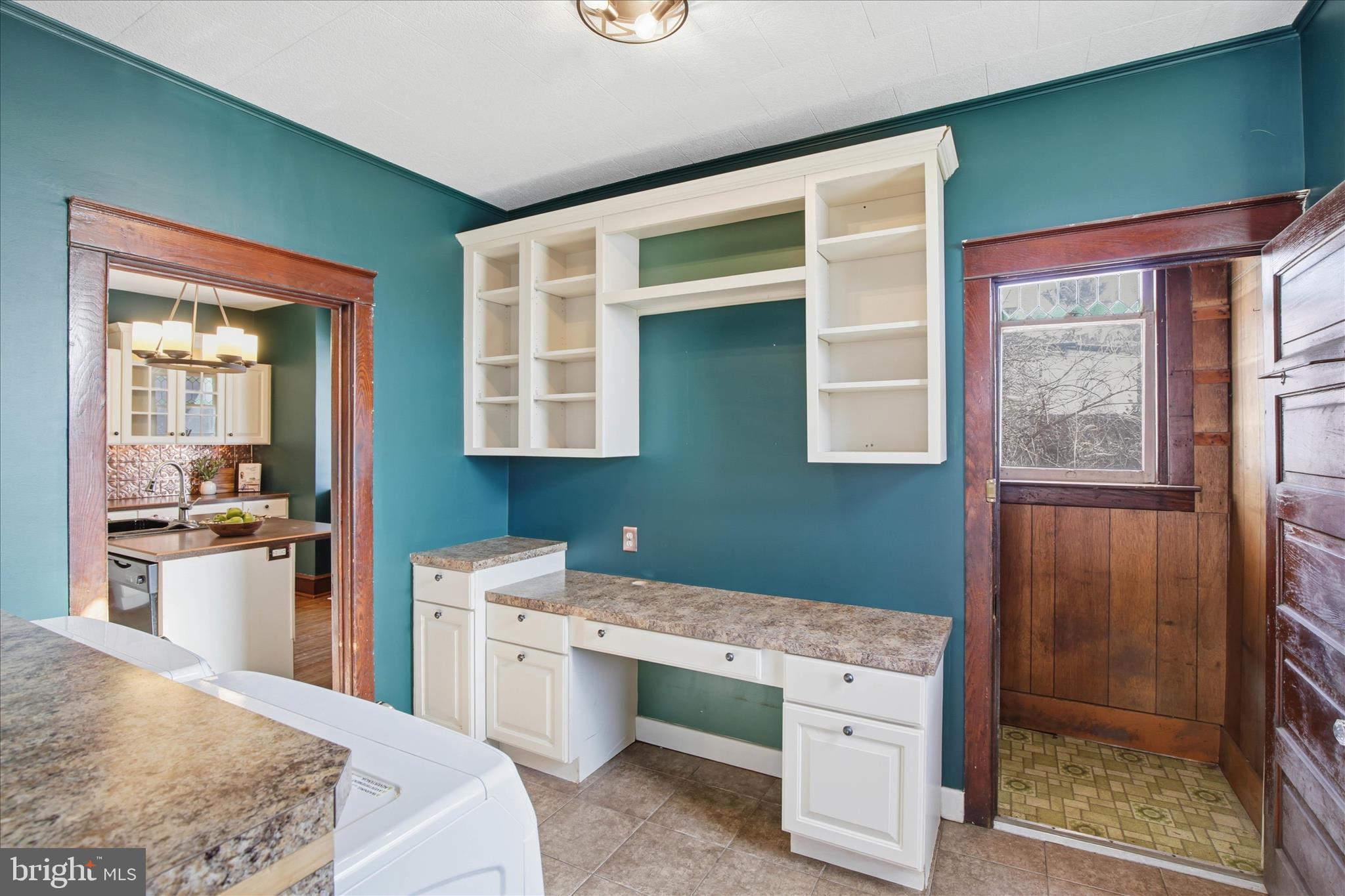 ADAMSTOWN - Residential