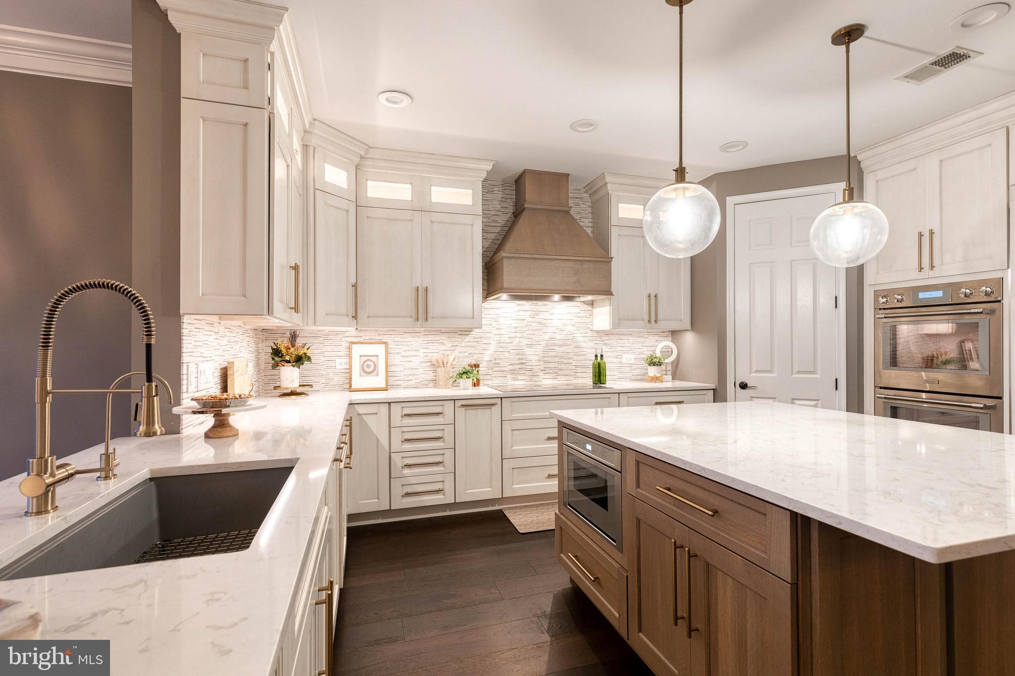 DEER HOLLOW - Residential