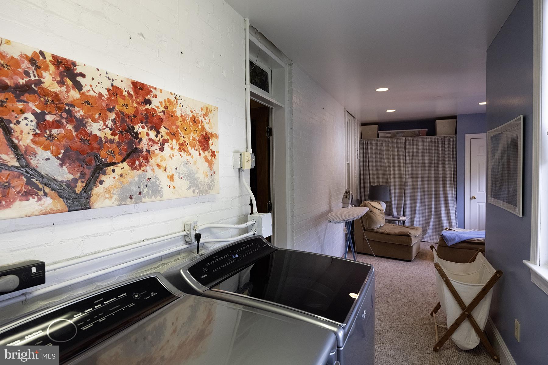 NORTH END - Residential