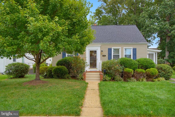 4021 MAPLE ST, FAIRFAX, VA 22030 - Image 2e870d29e83dcf357c3f862f9ddfd3ad/378080464