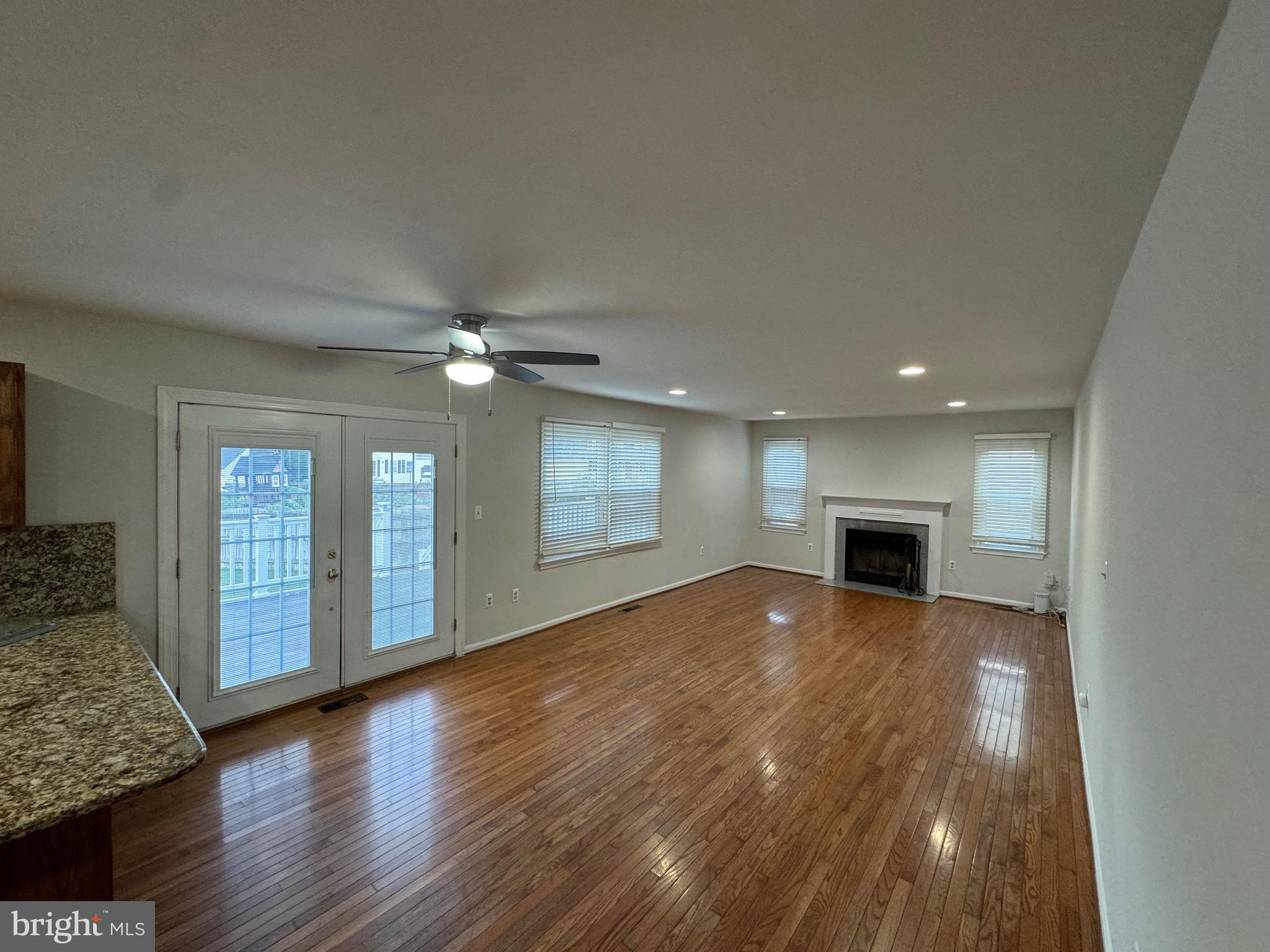 SPRING LAKE FARM - Residential Lease