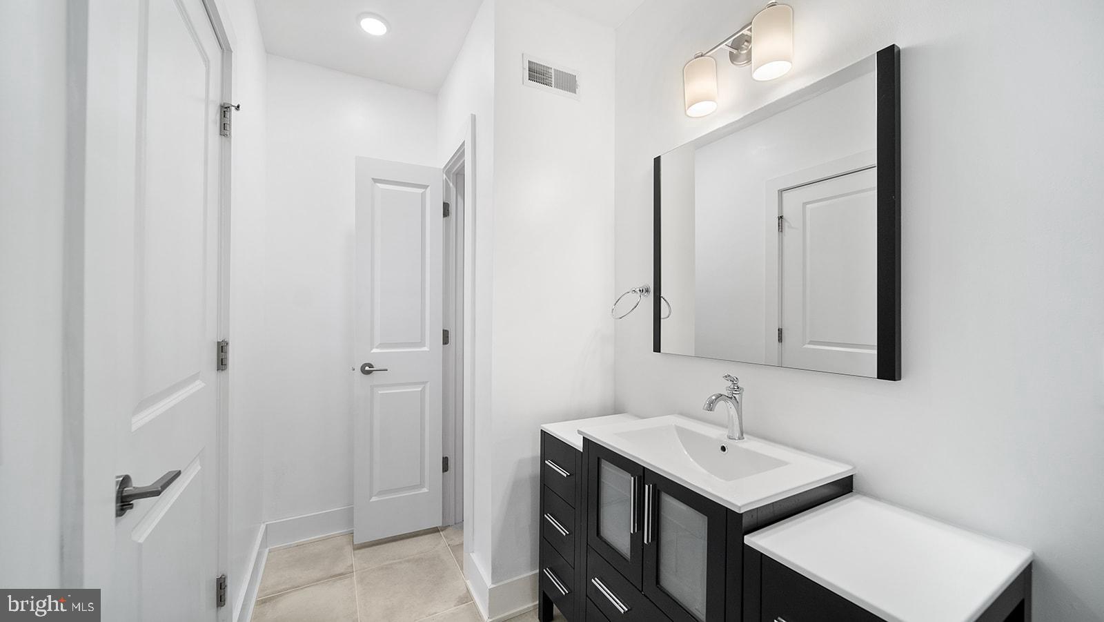 WEST KENSINGTON - Residential