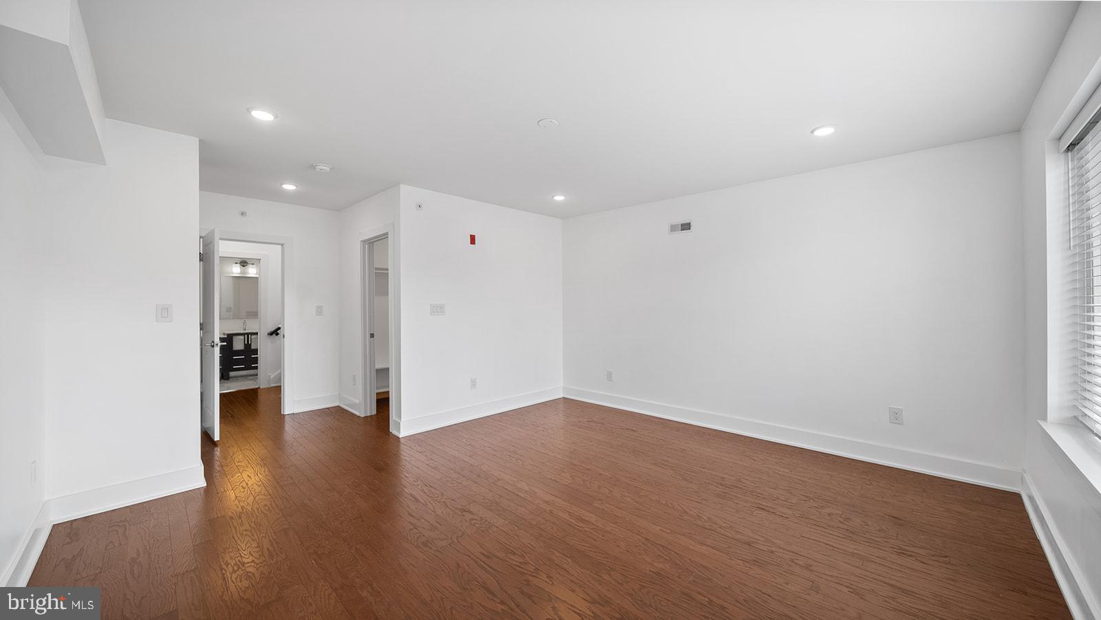 WEST KENSINGTON - Residential