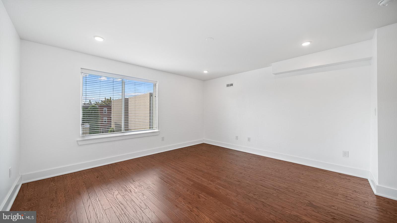 WEST KENSINGTON - Residential