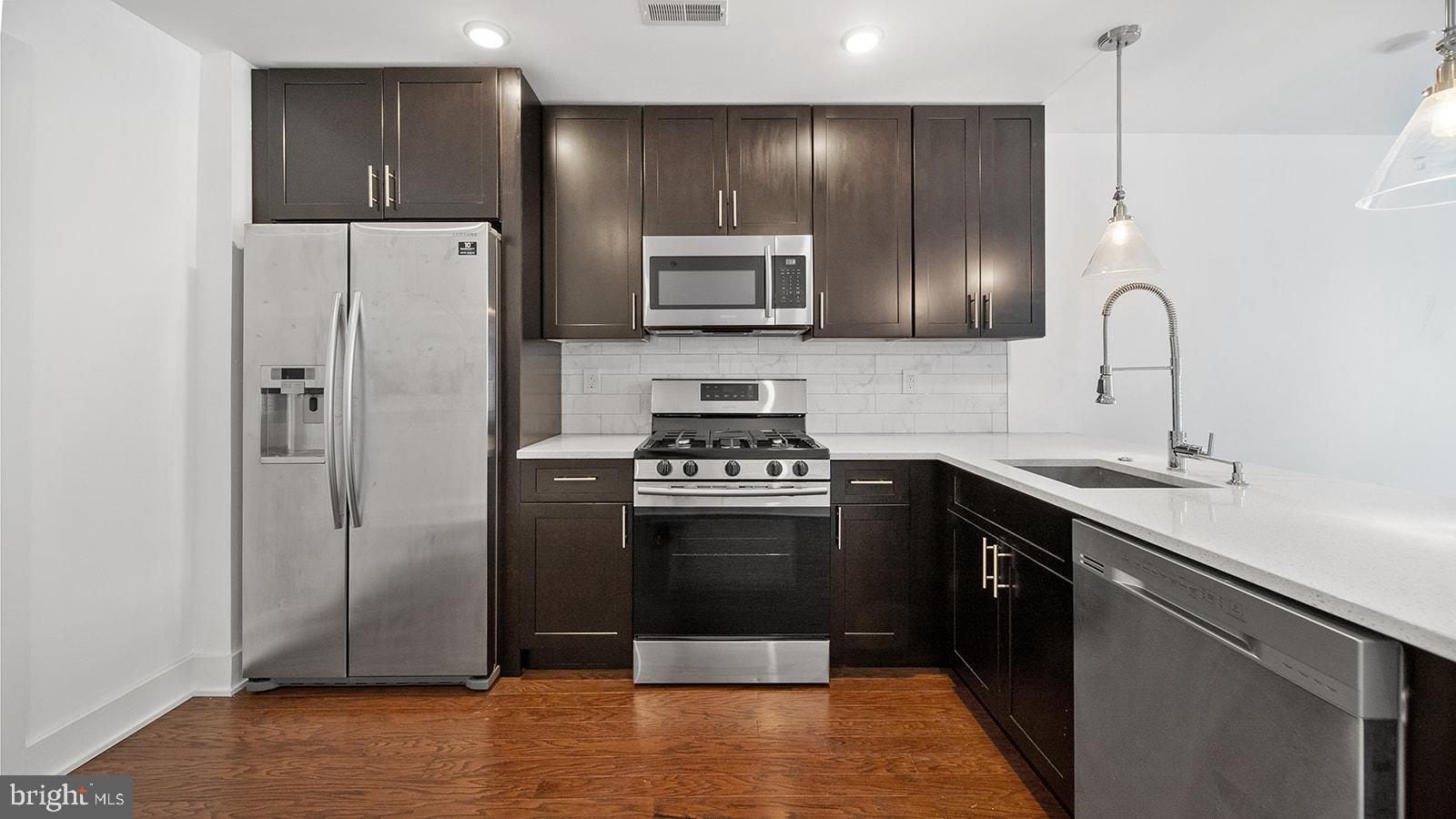 WEST KENSINGTON - Residential