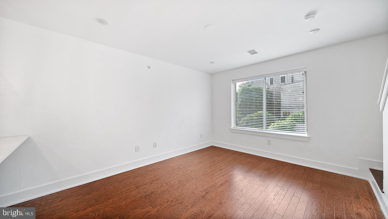 WEST KENSINGTON - Residential