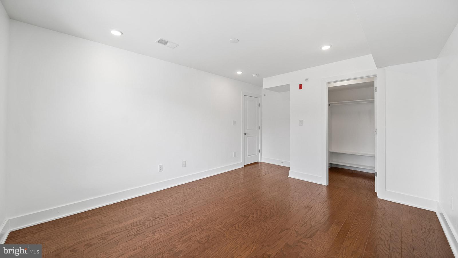 WEST KENSINGTON - Residential