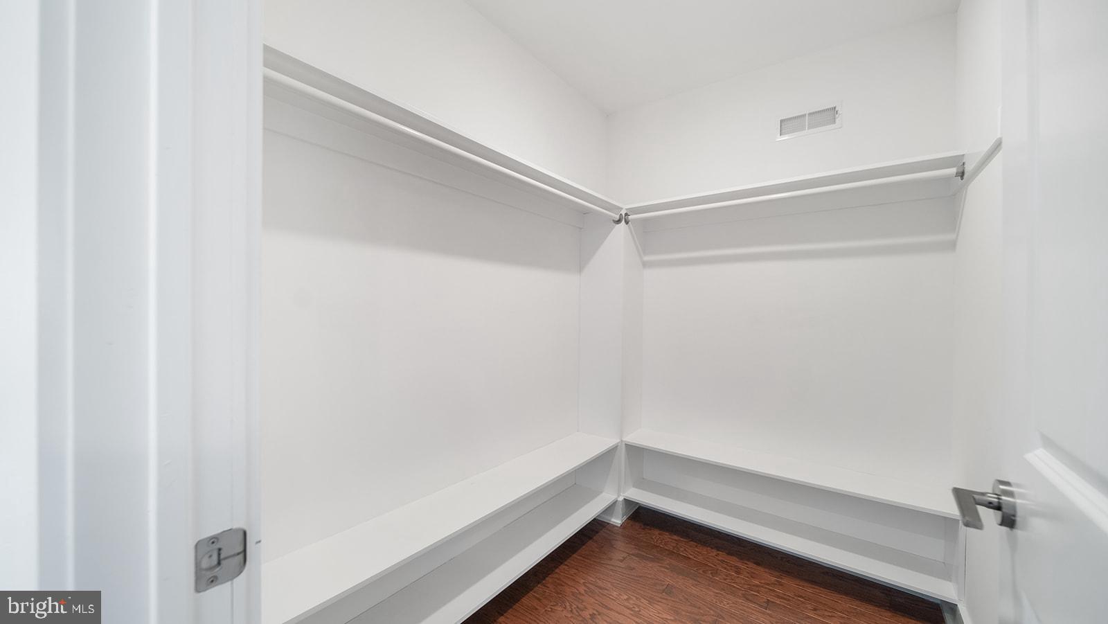 WEST KENSINGTON - Residential