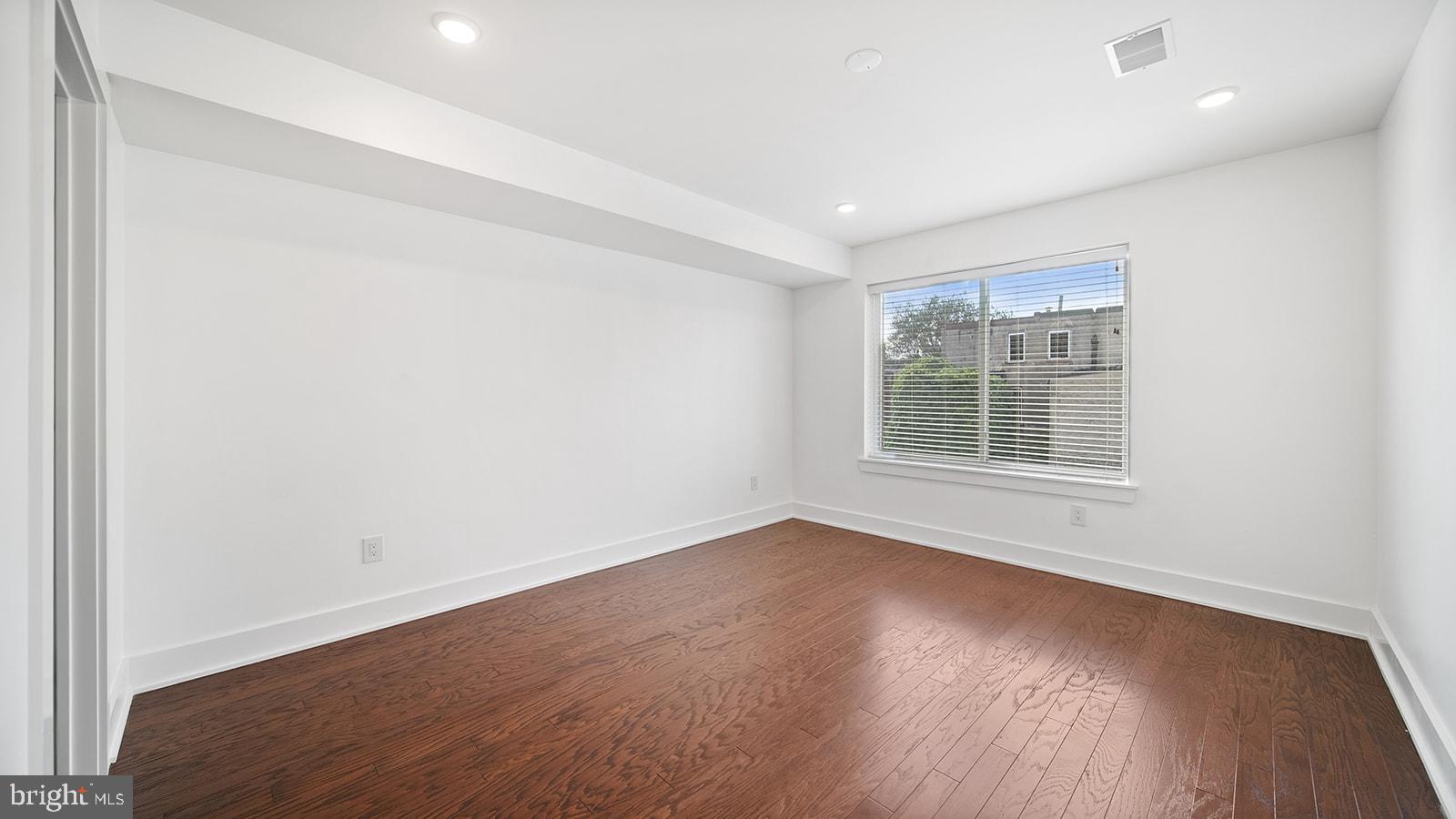 WEST KENSINGTON - Residential