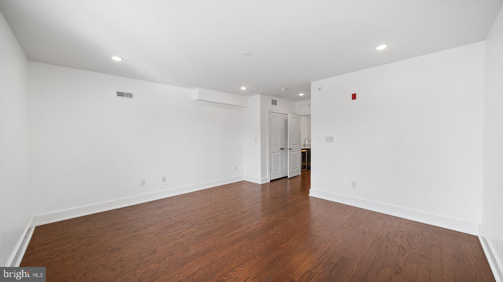 WEST KENSINGTON - Residential