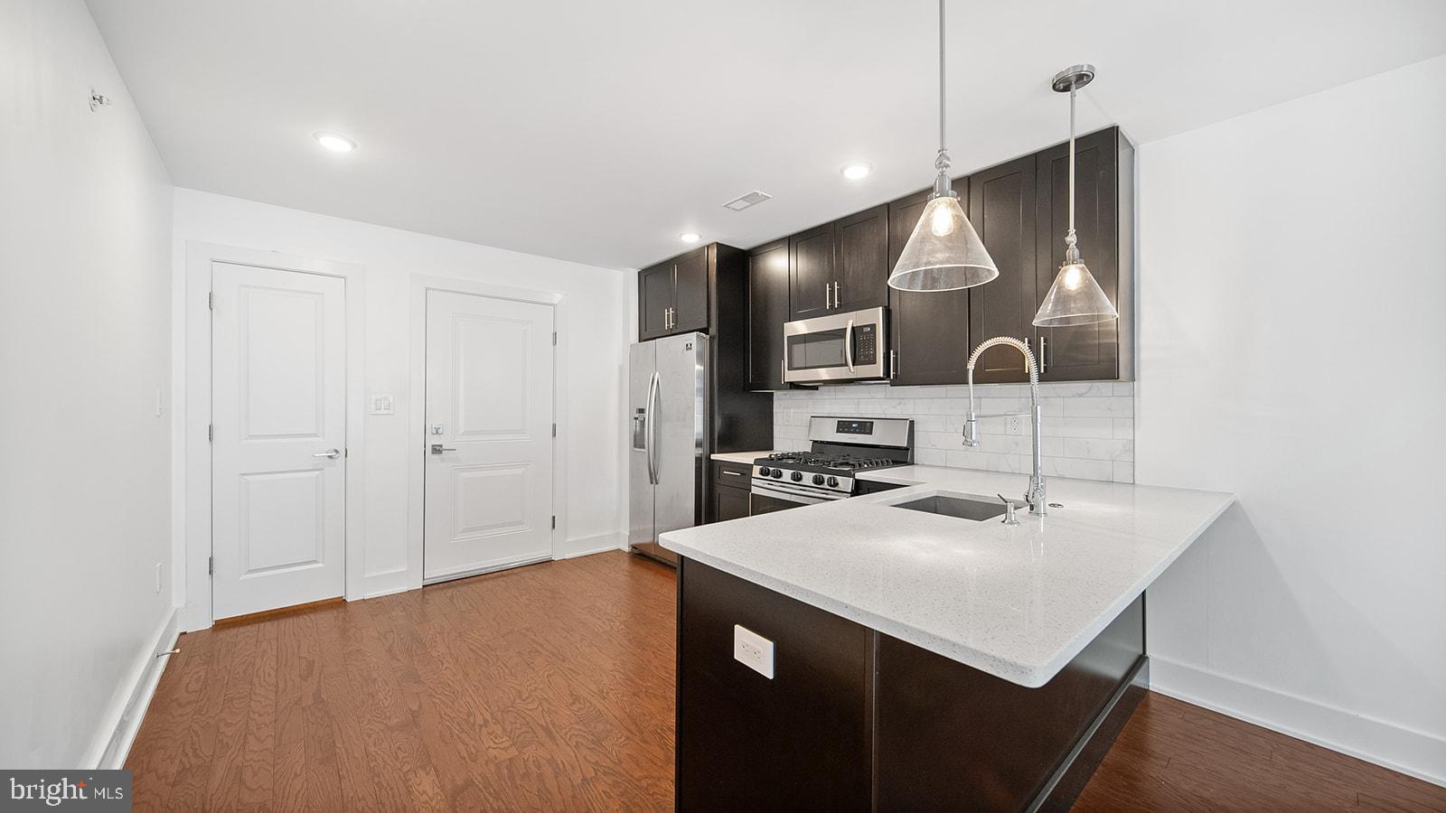 WEST KENSINGTON - Residential