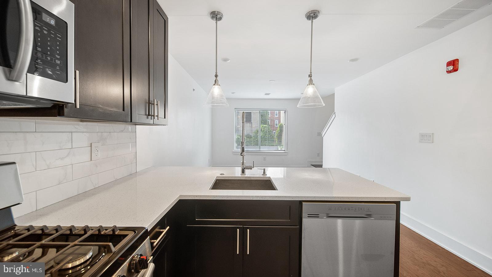 WEST KENSINGTON - Residential