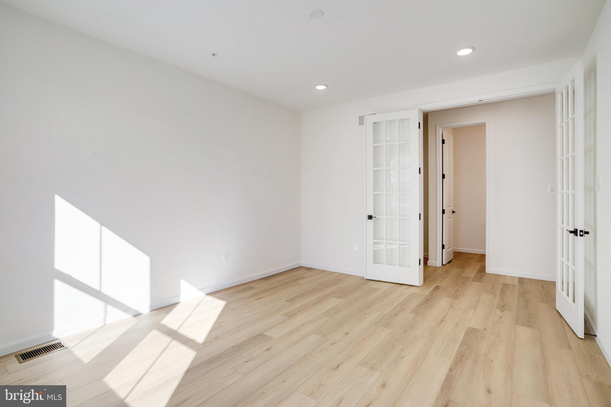 ROBERTS CROSSING - Residential