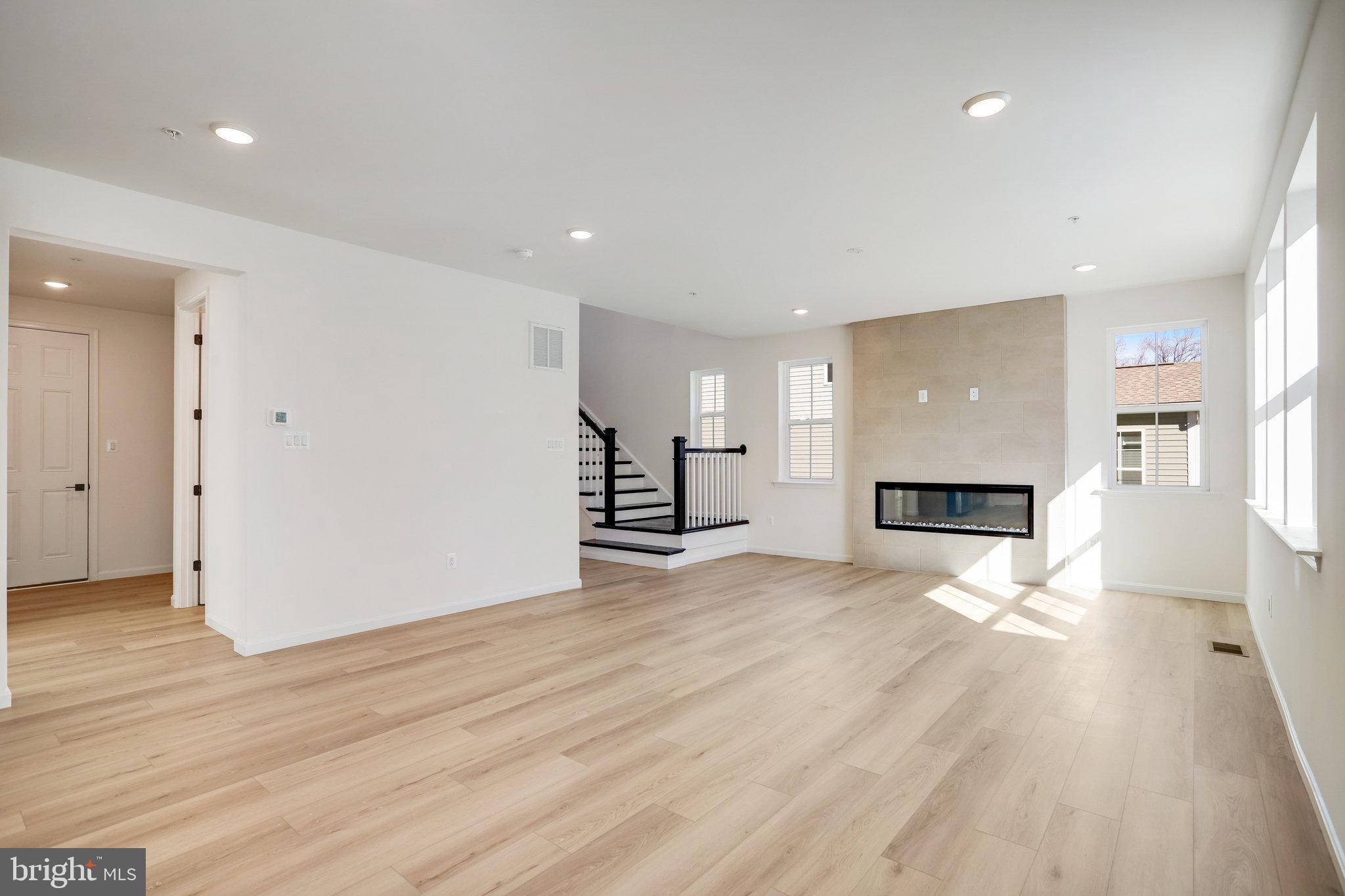 ROBERTS CROSSING - Residential