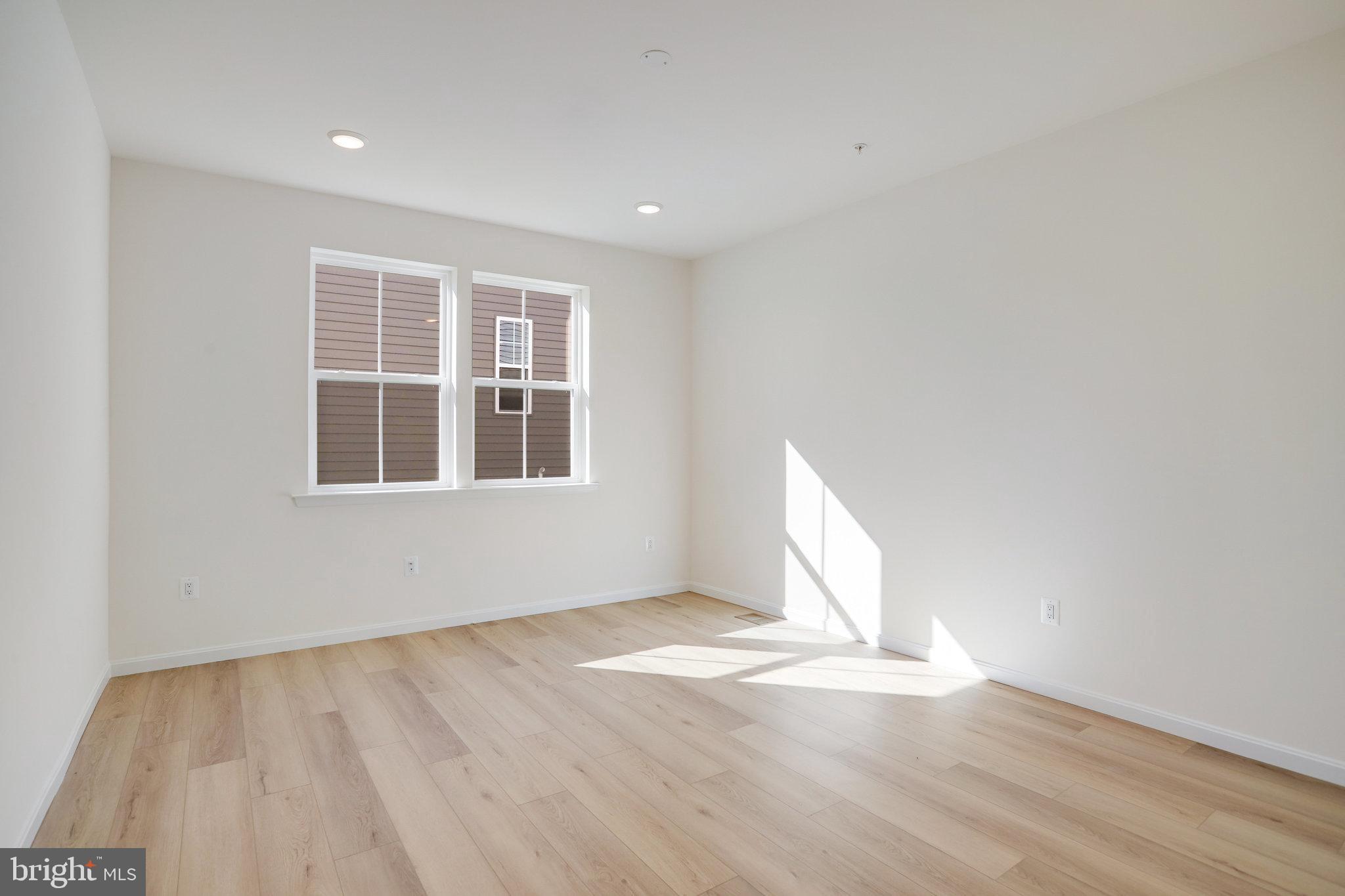 ROBERTS CROSSING - Residential