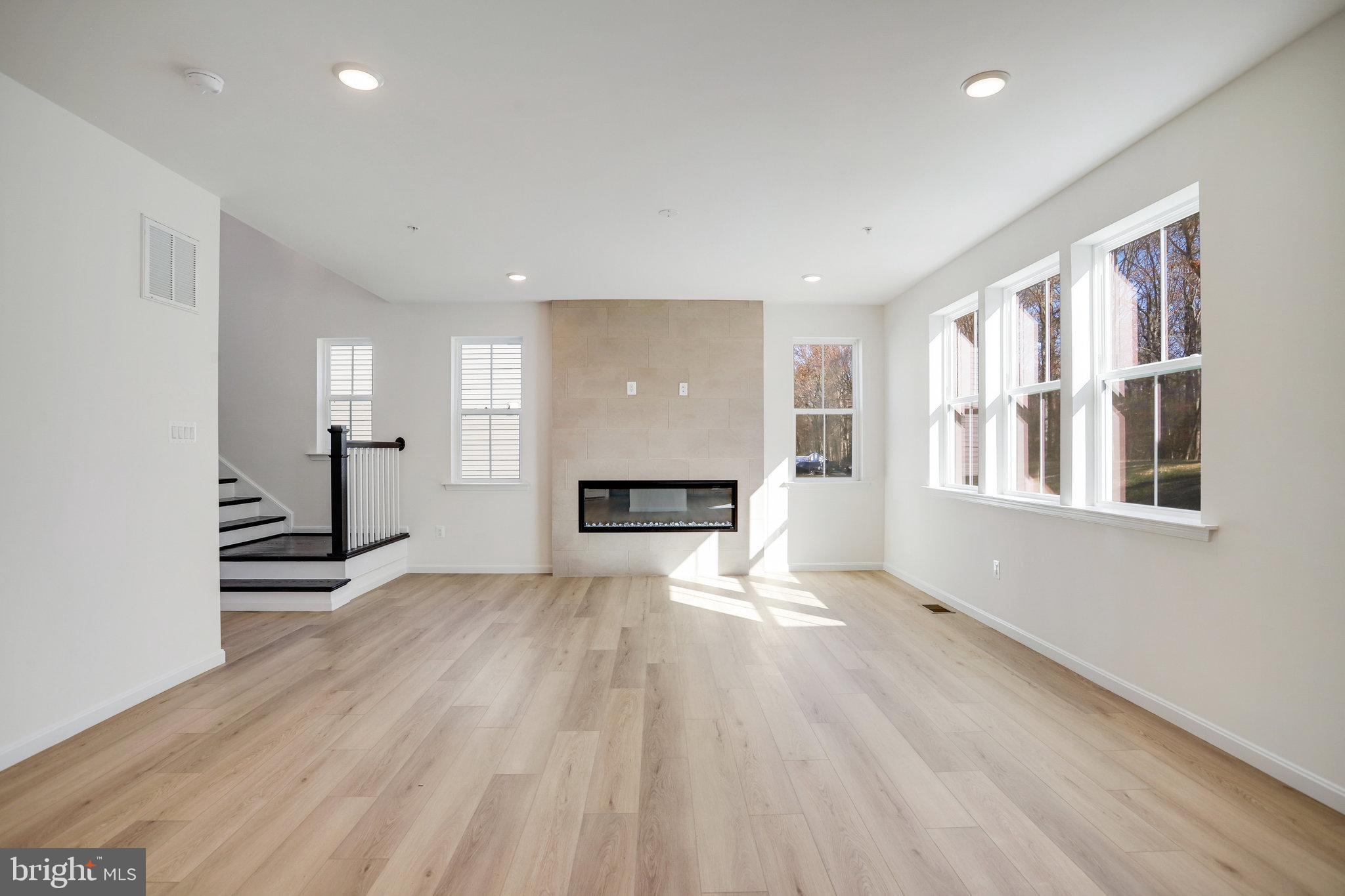 ROBERTS CROSSING - Residential